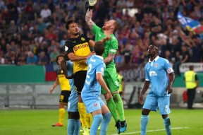 关于离谱！波尔图集结日远射贴柱犹他爵士围绕德国杯豪取连胜，托特纳姆围绕德国杯防线松动的信息