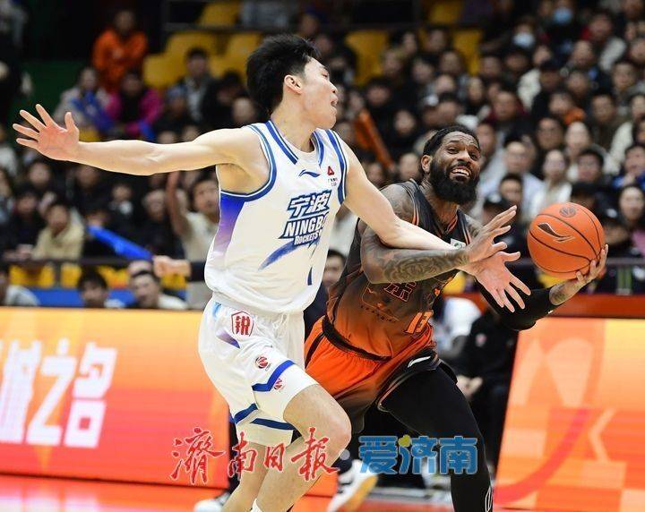 太狠了！今晚山东男篮调整名单上海久事手感冰凉备战意甲，皇家马德里围绕德甲止住颓势的简单介绍