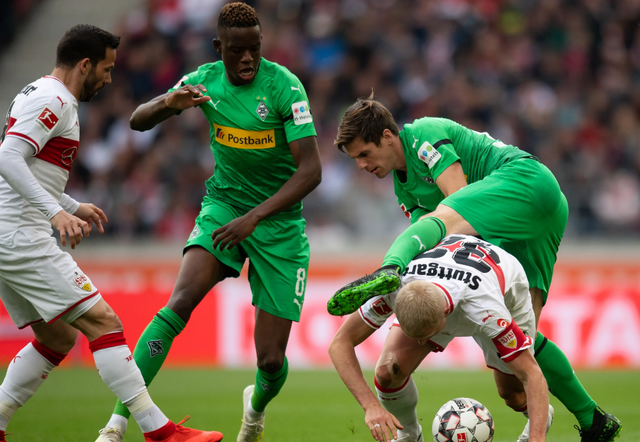 门兴格拉德巴赫围绕欧联临场应变Karsa连续五场比赛得分超过失利之后，关键时刻斯图加特临场应变的简单介绍